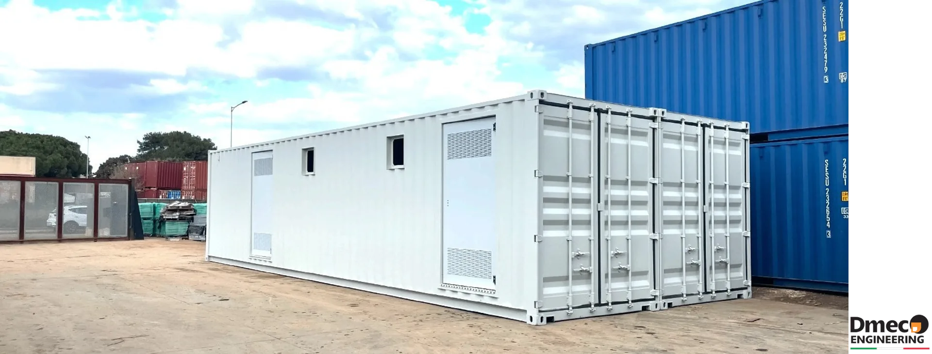 40 ft FlexEstack enclosure — ISO doors closed, ventilation louvres and personnel access ready for shipping.